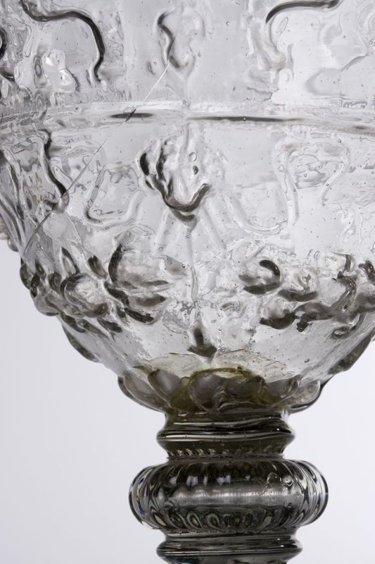 Verre à jambe vénitien aux Armes de la ville d'Anvers et du marquisat d'Anvers