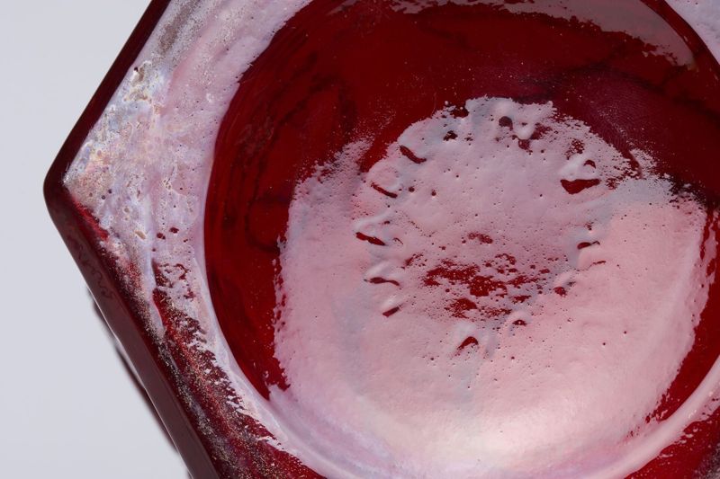 Vase rouge grenat