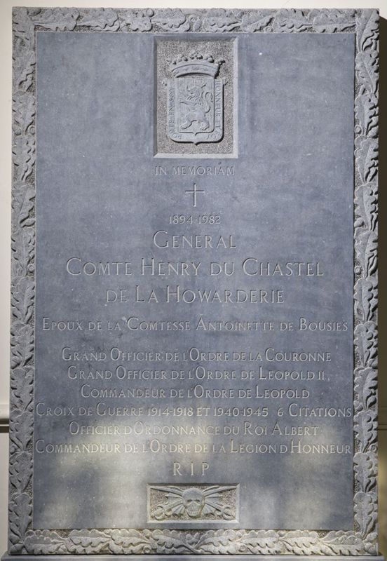Dalle funéraire du général comte Henry du Chastel de la Howarderie
