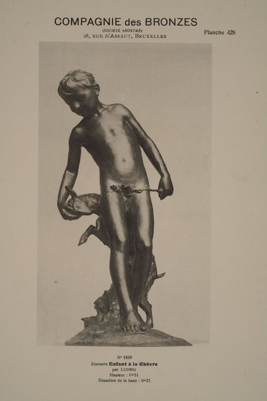 Statuette Enfant à la Chèvre