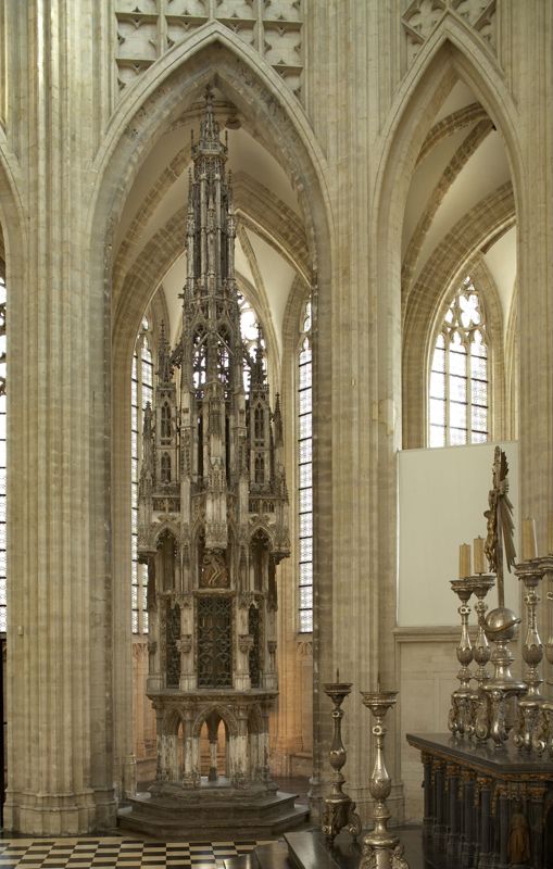 tour du Saint-Sacrement / Kerk Sint-Pieter[Leuven]