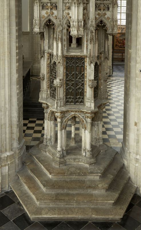 tour du Saint-Sacrement / Kerk Sint-Pieter[Leuven]