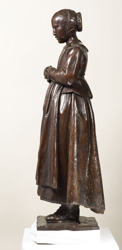 Houten Clara