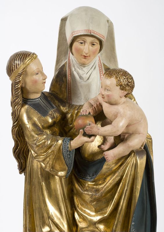 Sainte Anne, la Vierge et l'Enfant conservés dans un retable  peint