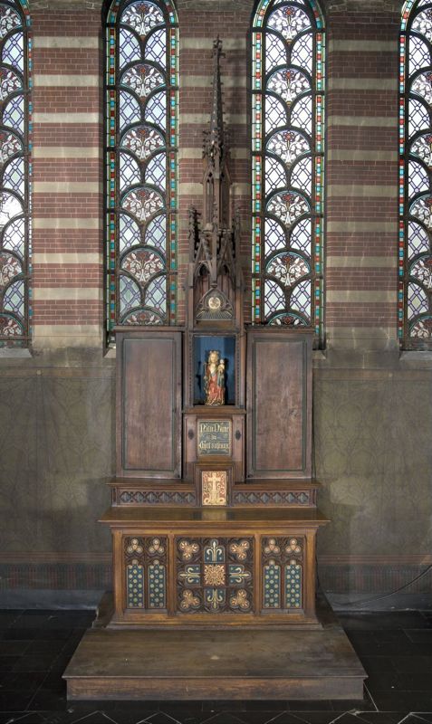 Tronc d'offrande à Notre-Dame aux chants d'oiseaux