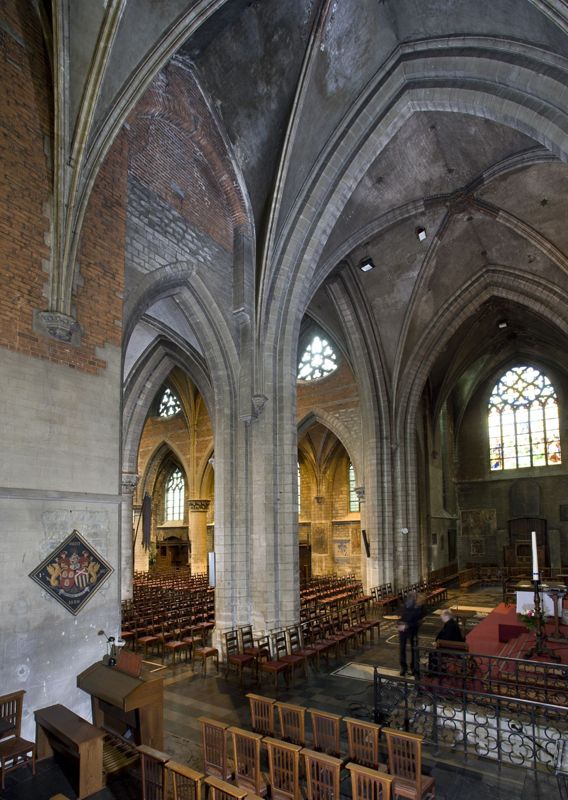 Collégiale des Saints-Pierre-Paul et Guidon: vue d'intérieur