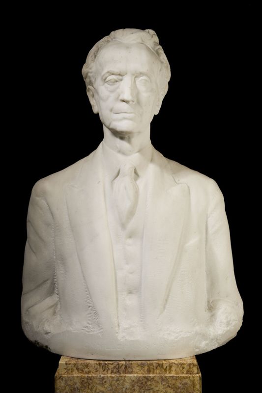 Borstbeeld van Camille Huysmans
