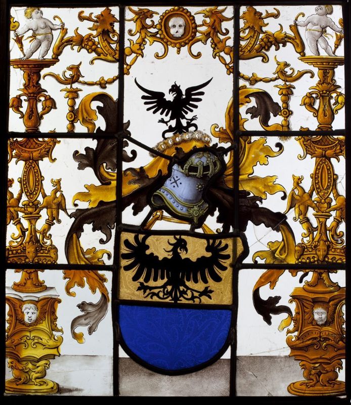 Vitrail ornemental armoirié