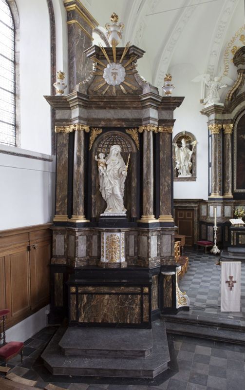 Autel consacré à la Vierge