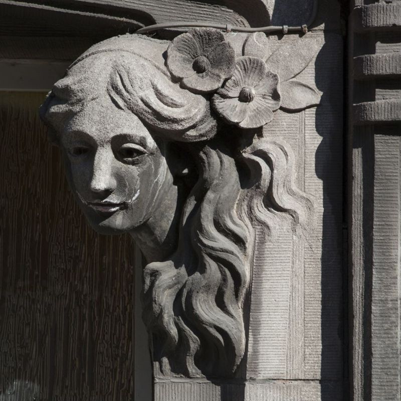 sculpture[objet] / Maison Lambotte[ancienne imprimerie], Liège, rue Ernest de Bavière 17