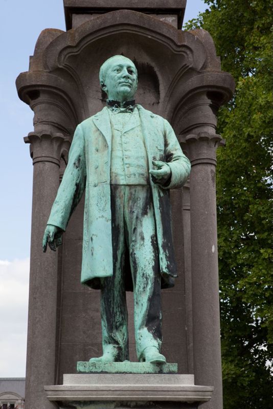 Monument à Jules Bara