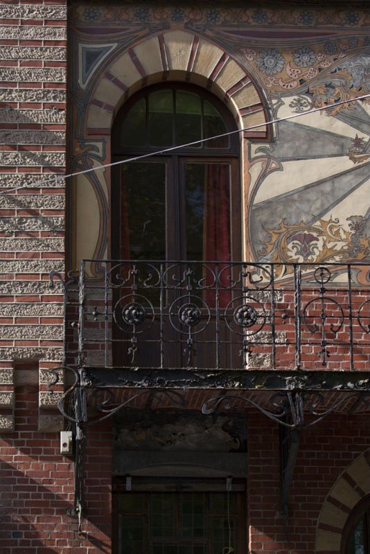 sgraffite[objet] / Maison Dorée, Charleroi, rue Tumelaire 15