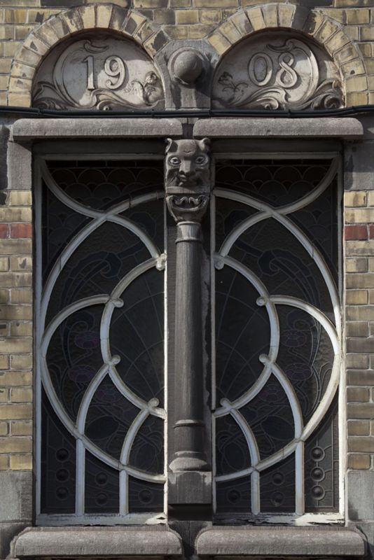 imposte[porte] / Maison des Médecins, Charleroi, rue Léon Bernus 40