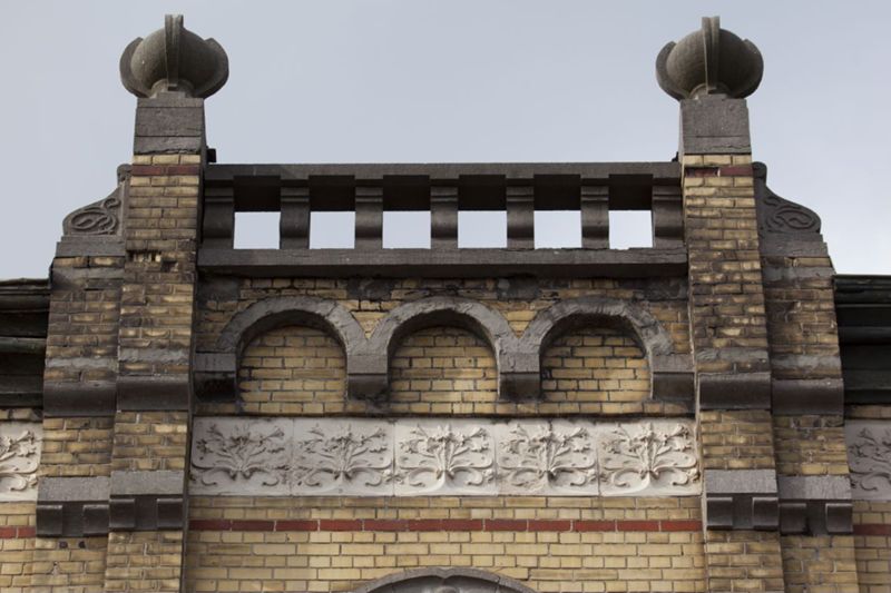 frise[élément d'architecture] / Maison des Médecins, Charleroi, rue Léon Bernus 40