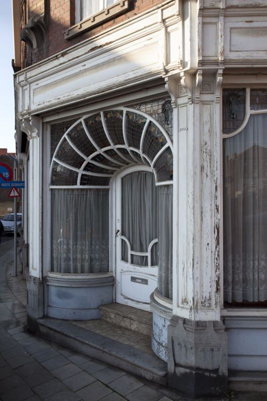 porte d'entrée / Maison, Lodelinsart, place du Chenois 60