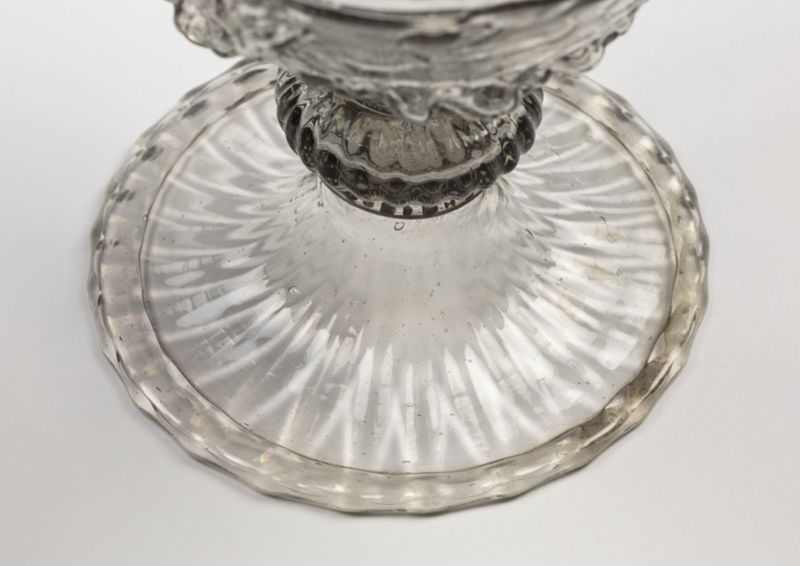 Verre à jambe vénitien aux Armes de la ville d'Anvers et du marquisat d'Anvers