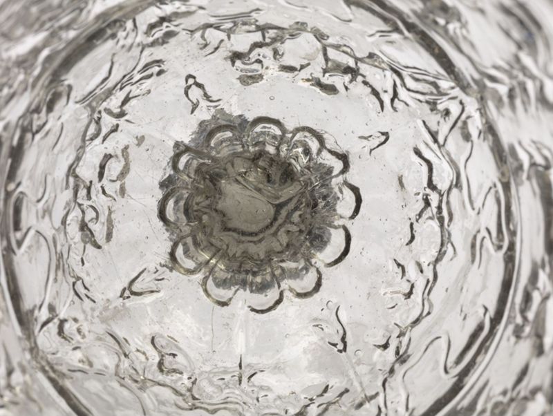 Verre à jambe vénitien aux Armes de la ville d'Anvers et du marquisat d'Anvers