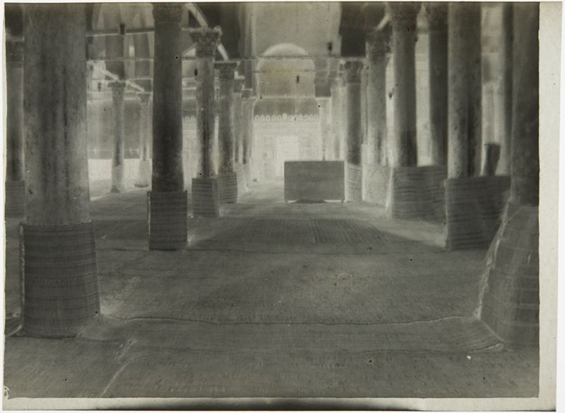 Intérieur de la Grande Mosquée, salle de prière à Kairouan
