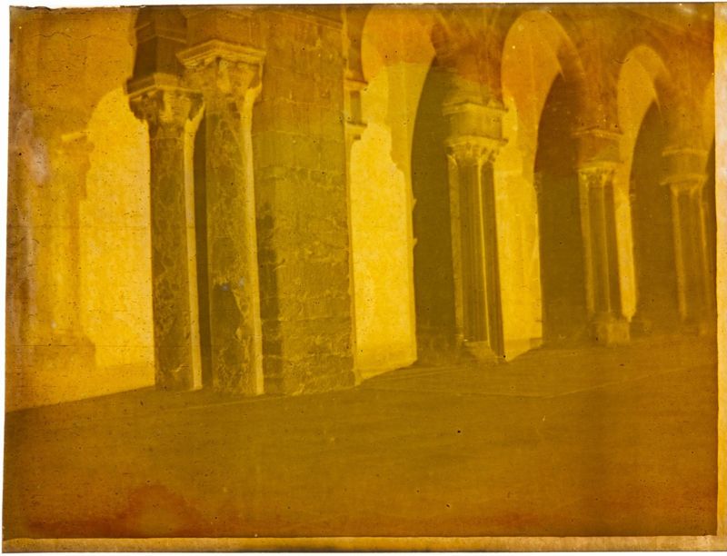 Colonnade dans la cour intérieur de la Grande Mosquée à Kairouan