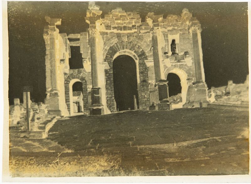 Arc de triomphe dit de Trajan à Timgad