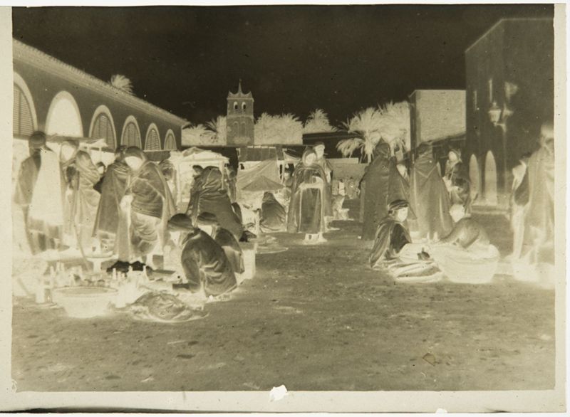 Scène de rue, le marché à Biskra