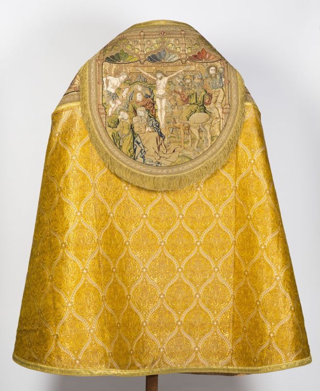 Kerstgewaad met Christus aan het kruis