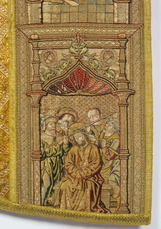 Kerstgewaad met Christus aan het kruis