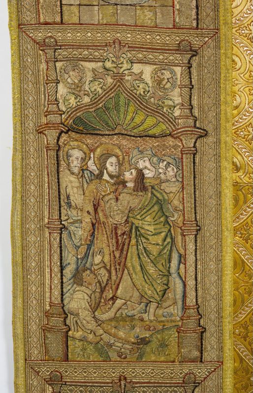 Kerstgewaad met Christus aan het kruis