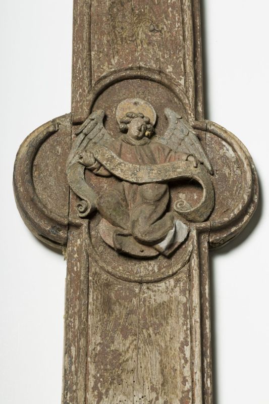 Calvaire de Lesve: Croix avec les attributs des quatre évangélistes