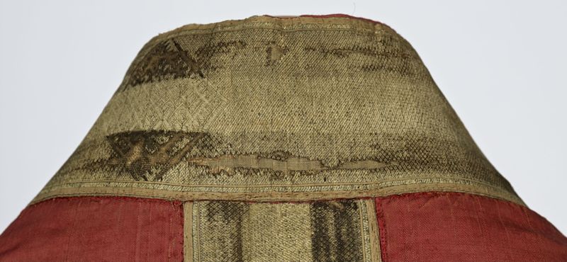 Chasuble de Thomas Becket de Canterbury portée à l'abbaye Saint-Nicolas des Prés vers 1170.