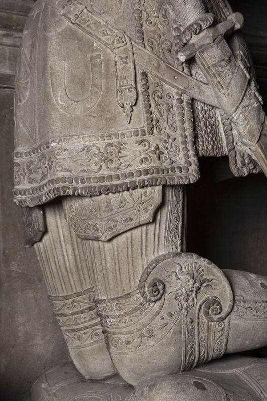 Grafmonument van Arnoul de Hornes en zijn echtgenote