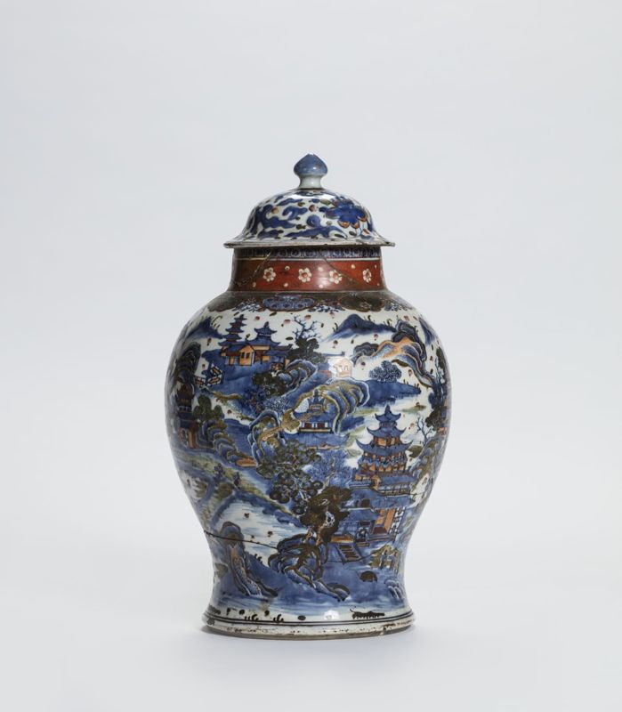 Vase à décor chinois