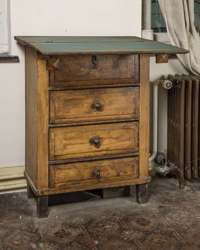 Commode à plateau en portefeuille
