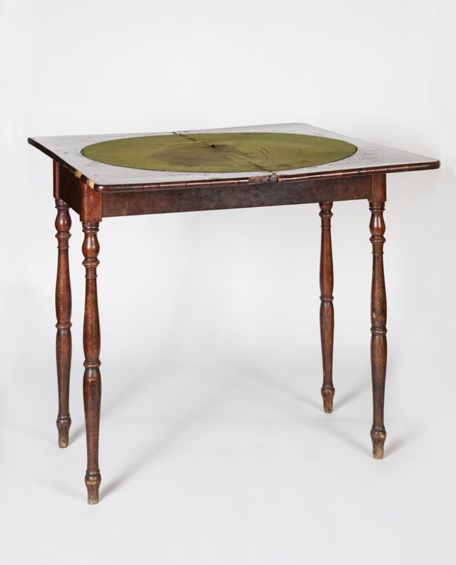 Table à jeu dite "portefeuille"