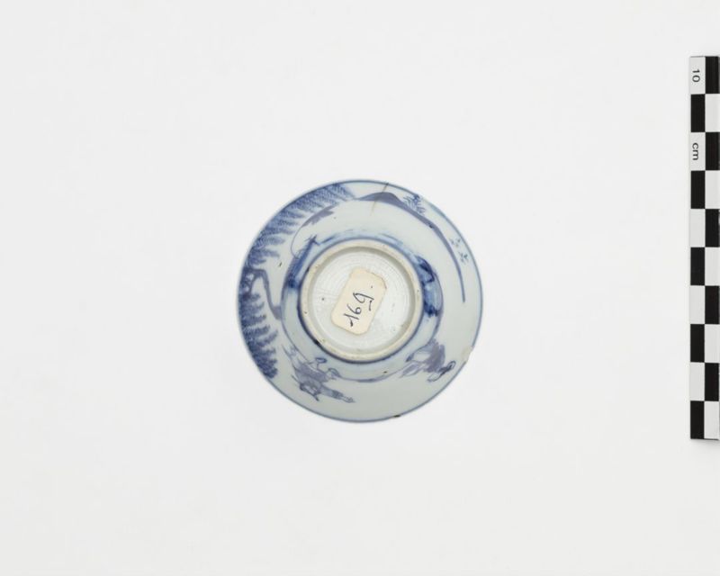 Pochon en porcelaine au décor de pêcheurs