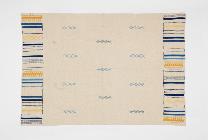 Linge de table brodé (grande et petite nappes, serviette)