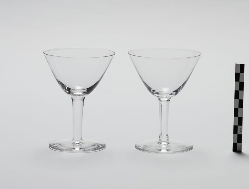 Ensemble de 8 verres à sherry à pieds ronds ou hexagonaux