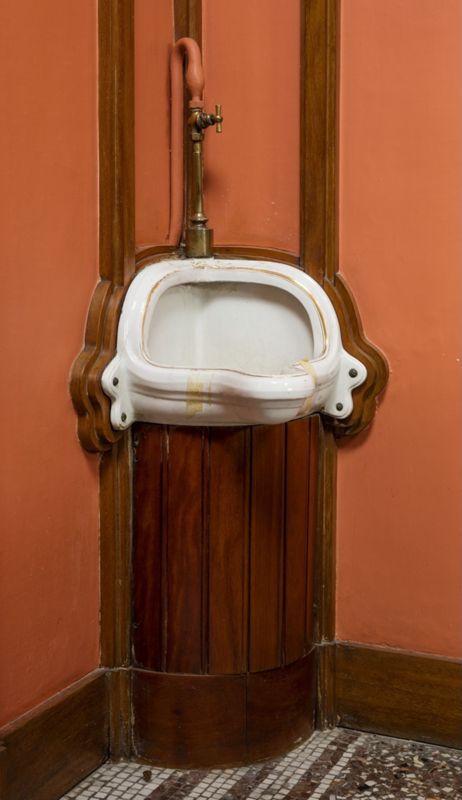 toilettes[local] / Hôtel Solvay, Bruxelles, avenue Louise 224