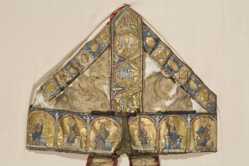 mitre / Trésor d'Oignies [Institut des Soeurs de Notre-Dame]