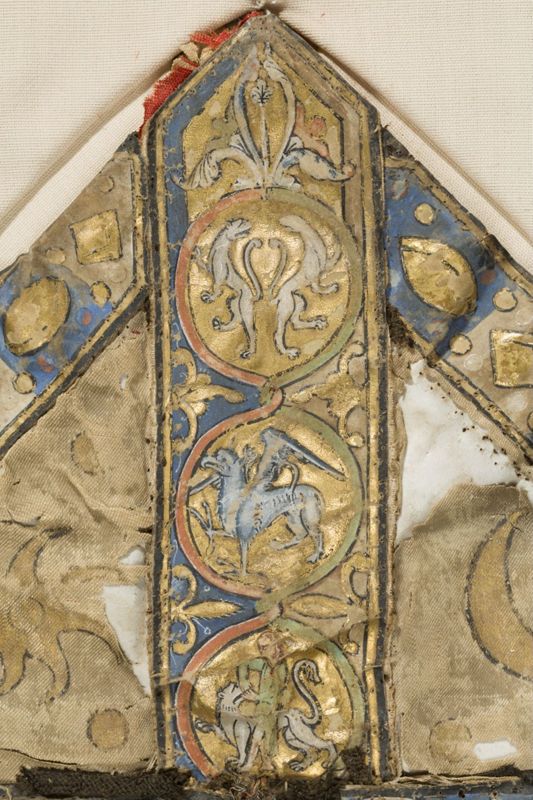 mitre / Trésor d'Oignies [Institut des Soeurs de Notre-Dame]
