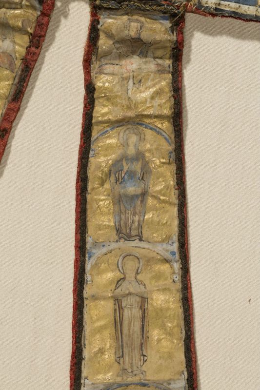 mitre / Trésor d'Oignies [Institut des Soeurs de Notre-Dame]