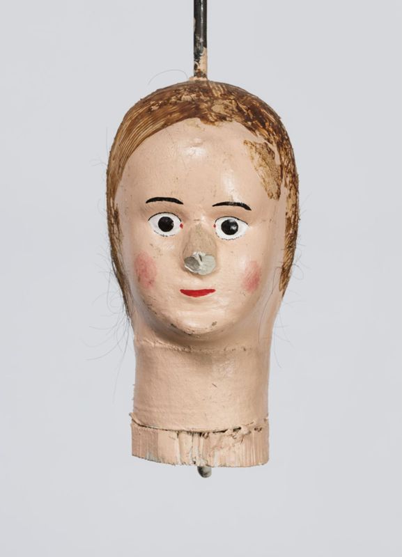 Tête de jeune femme