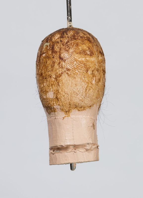 Tête de jeune femme