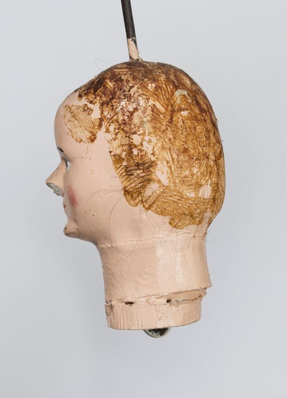 Tête de jeune femme