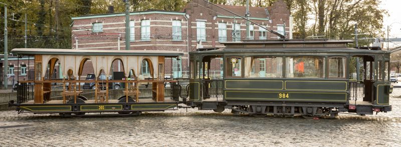 Tramway 984 et remorque 301