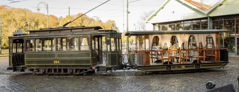 Tramway 984 et remorque 301