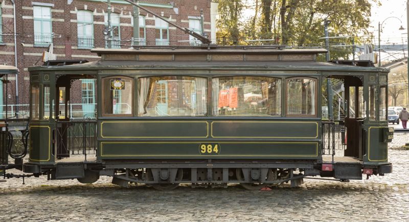 Tramway 984 et remorque 301