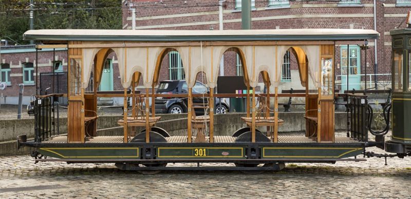 Tramway 984 et remorque 301