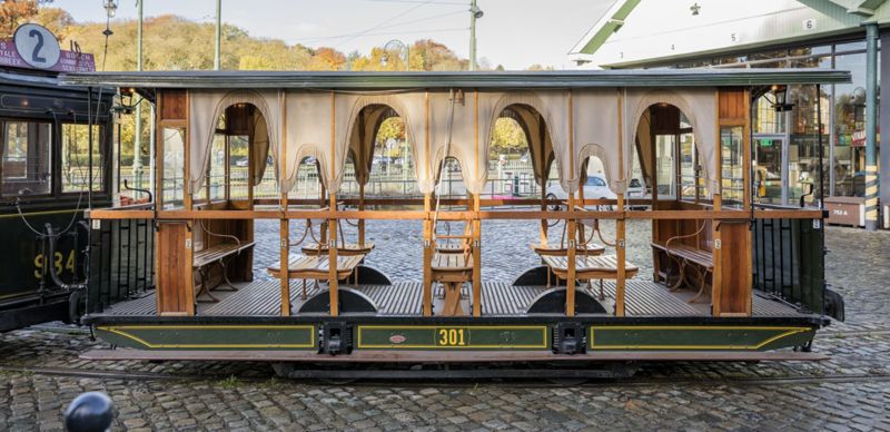 Tramway 984 et remorque 301