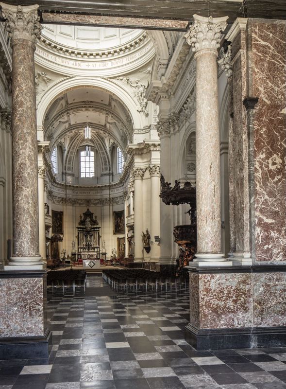 cathédrale / Cathédrale Saint-Aubain